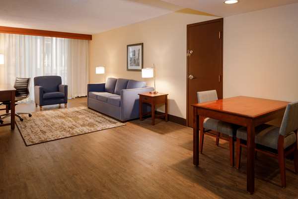  - DoubleTree by Hilton Mars - I-79, Exit 78