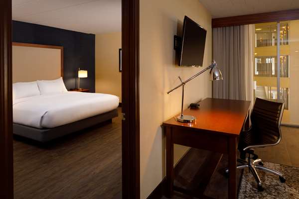 - DoubleTree by Hilton Mars - I-79, Exit 78