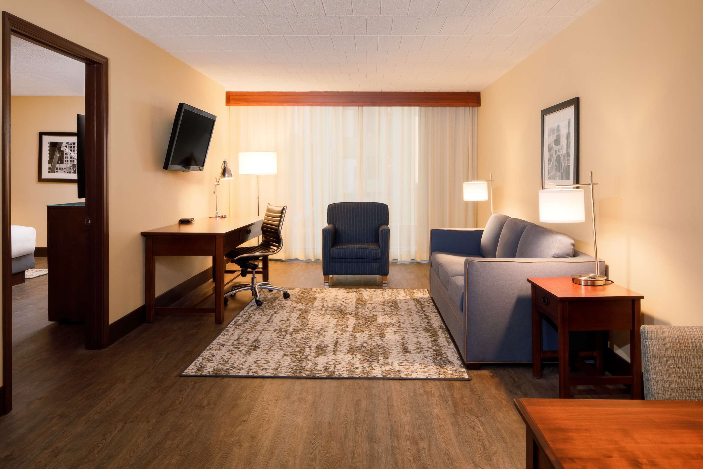 Guest room