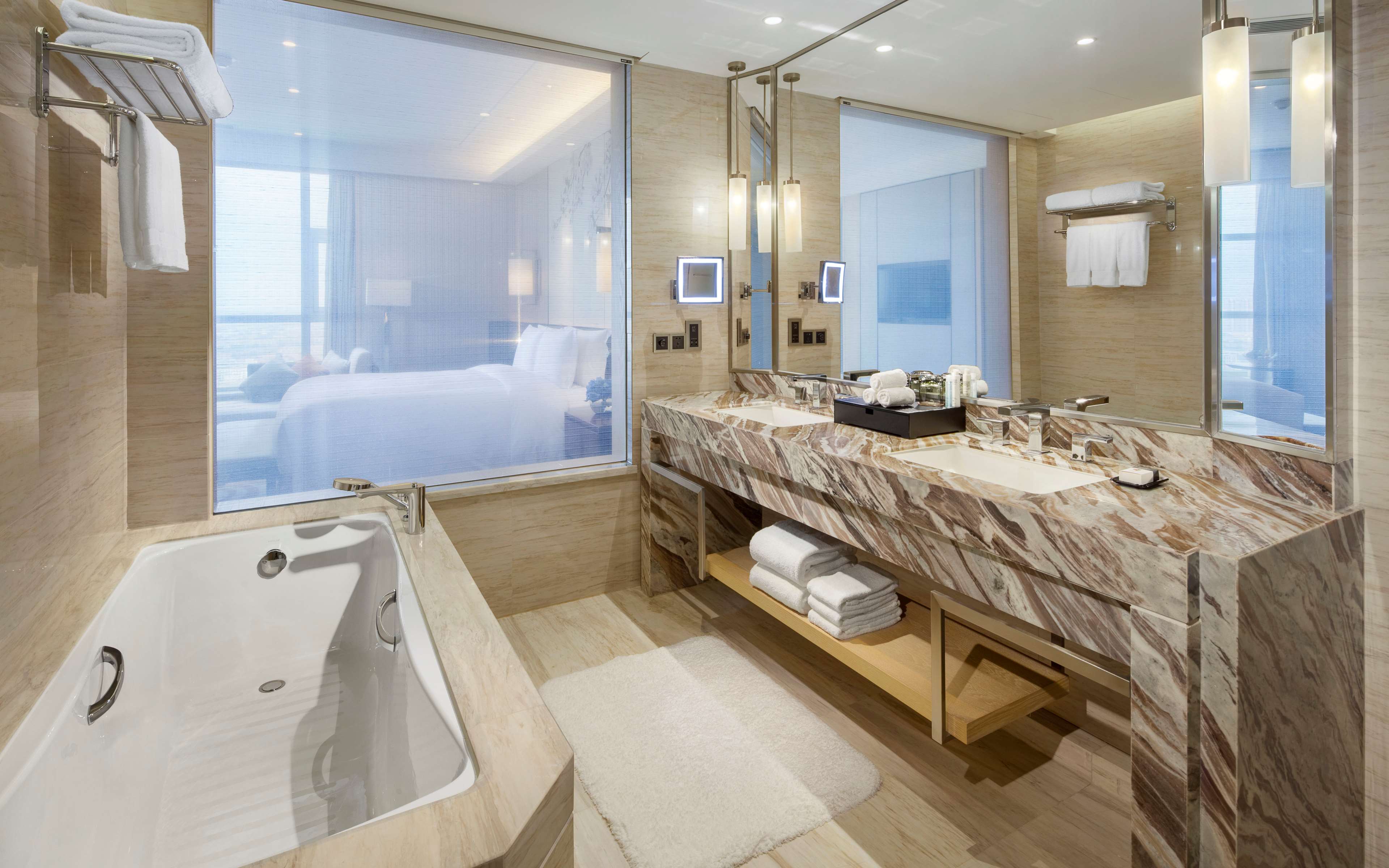 DoubleTree by Hilton Hotel Qingdao - Jimo Room Type - KING PREMIER SUITE