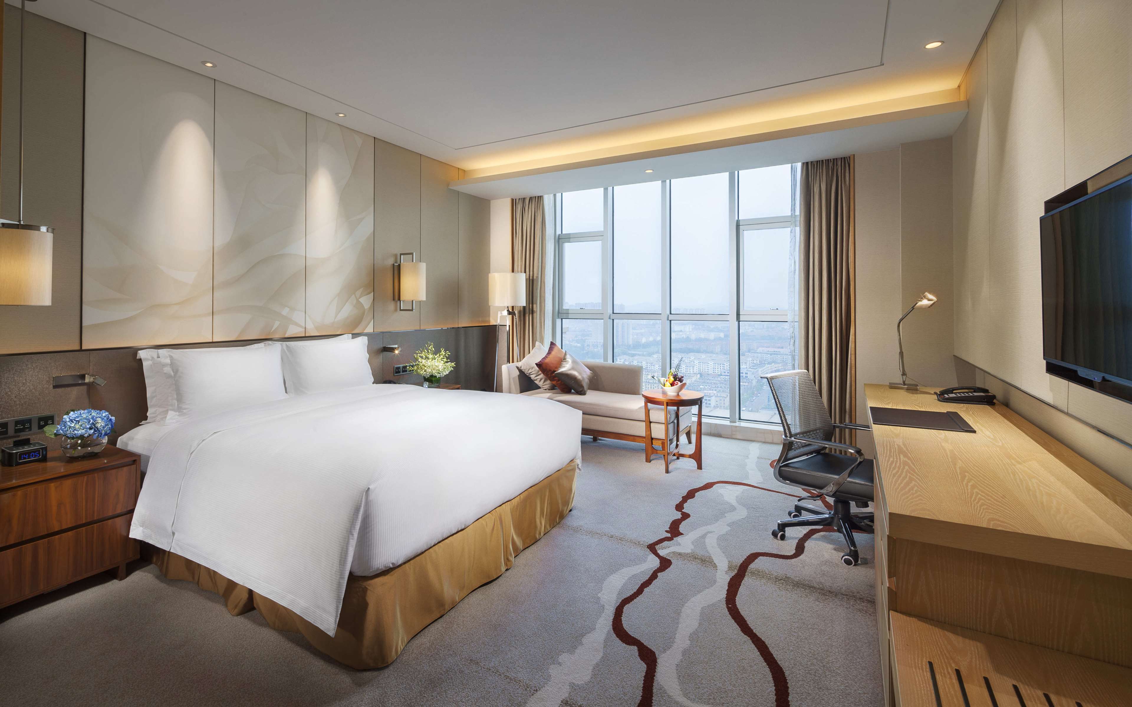 DoubleTree by Hilton Hotel Qingdao - Jimo Room Type - KING DELUXE ROOM