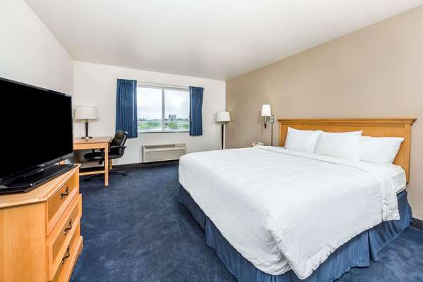  - Baymont Inn & Suites Northeast Indianapolis