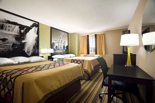  - Super 8 Hotel Joplin - I-44, Exit 8