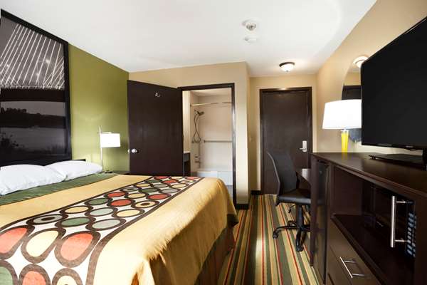  - Super 8 Hotel Joplin - I-44, Exit 8