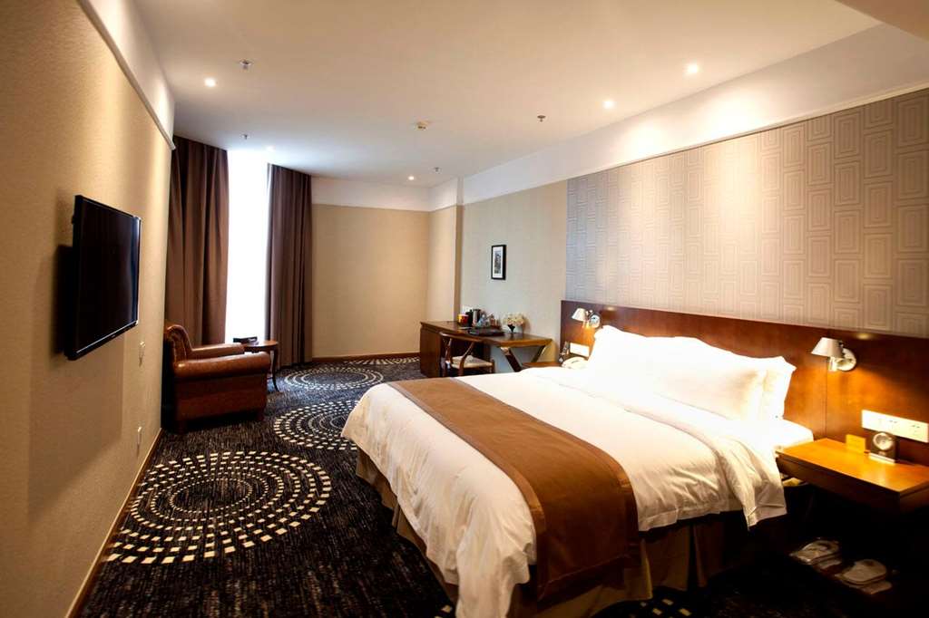 DAYS INN CHONGQING GUANGYU SHA-guestroom-Guest Room,On-Site.jpg