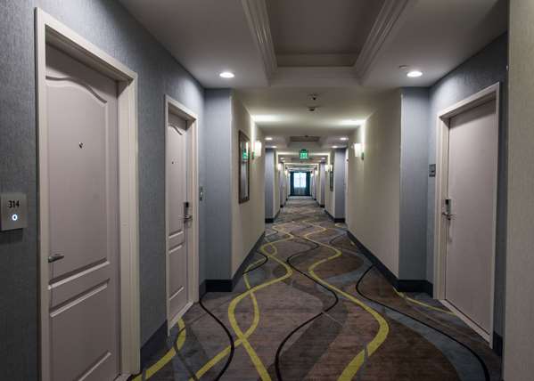  - Best Western Plus Gardena Inn & Suites