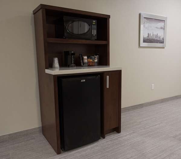  - Best Western Plus Gardena Inn & Suites