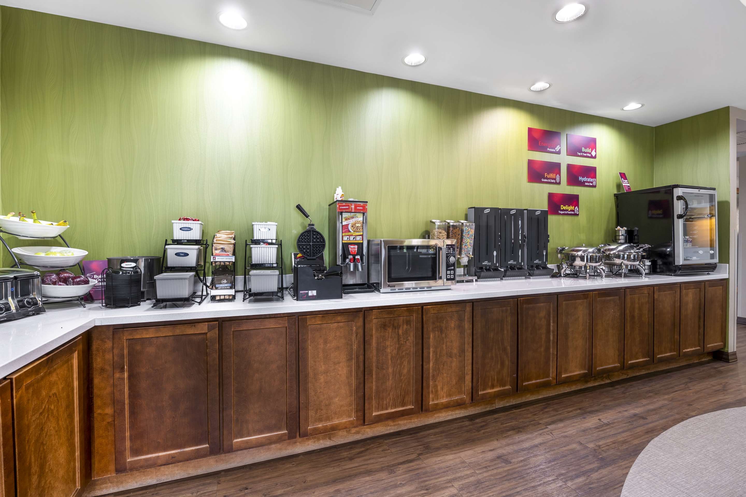 Breakfast Area | Best Western Plus Patterson Park Inn