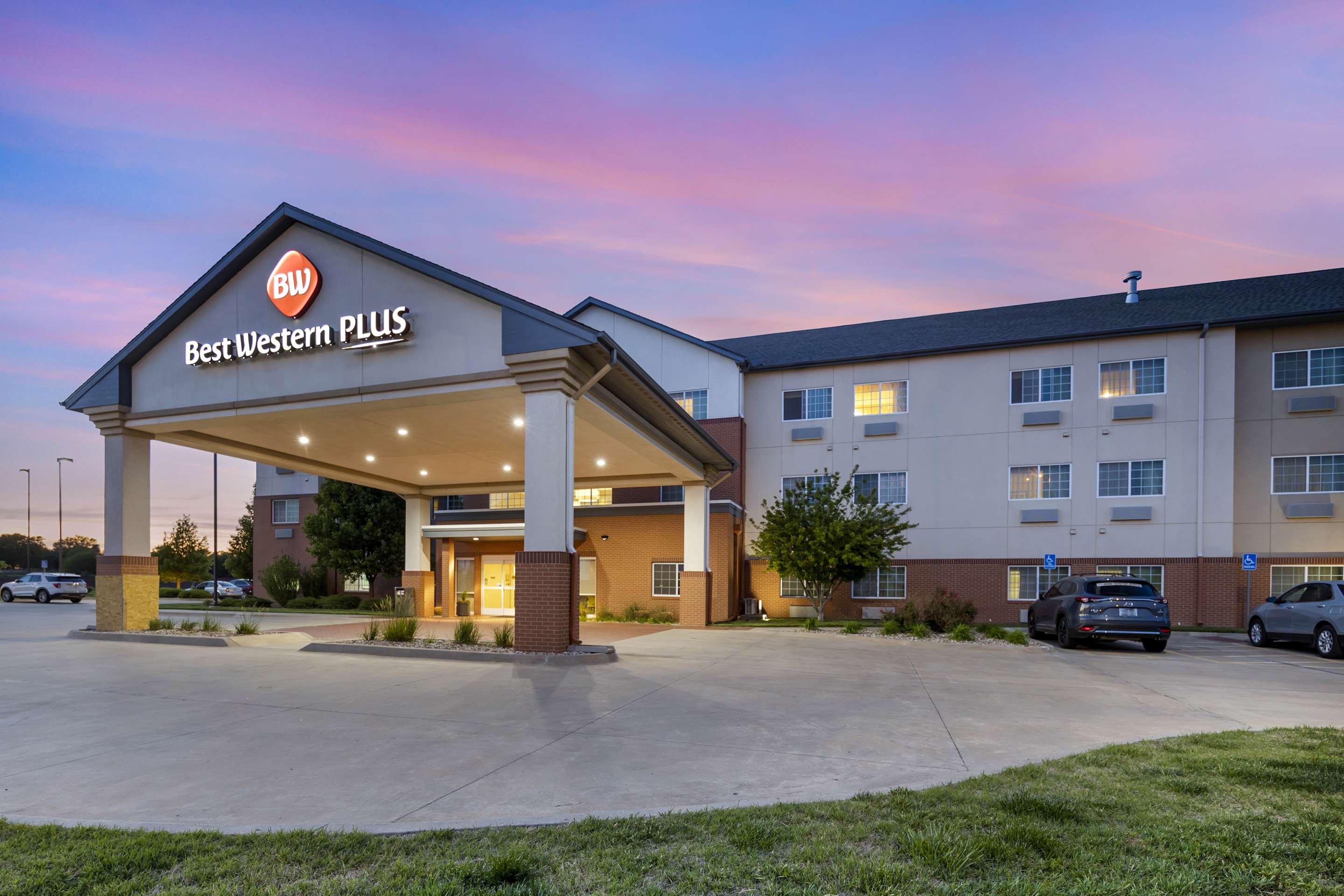 Exterior | Best Western Plus Patterson Park Inn