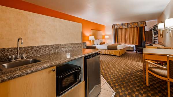  - Best Western Plus North Las Vegas Inn & Suites - I-15, Exit 48