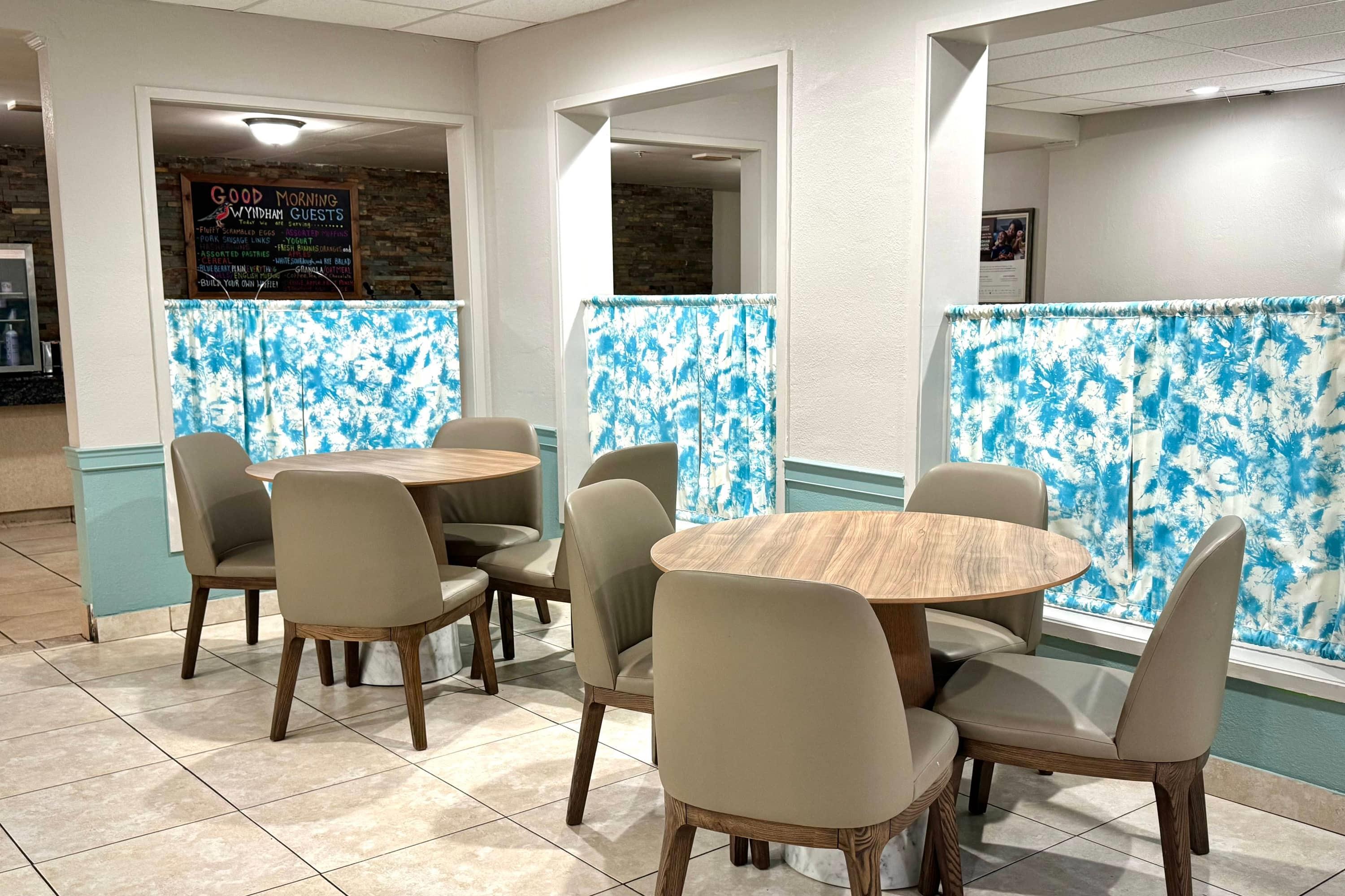 Breakfast Area | Wyndham Garden Ann Arbor