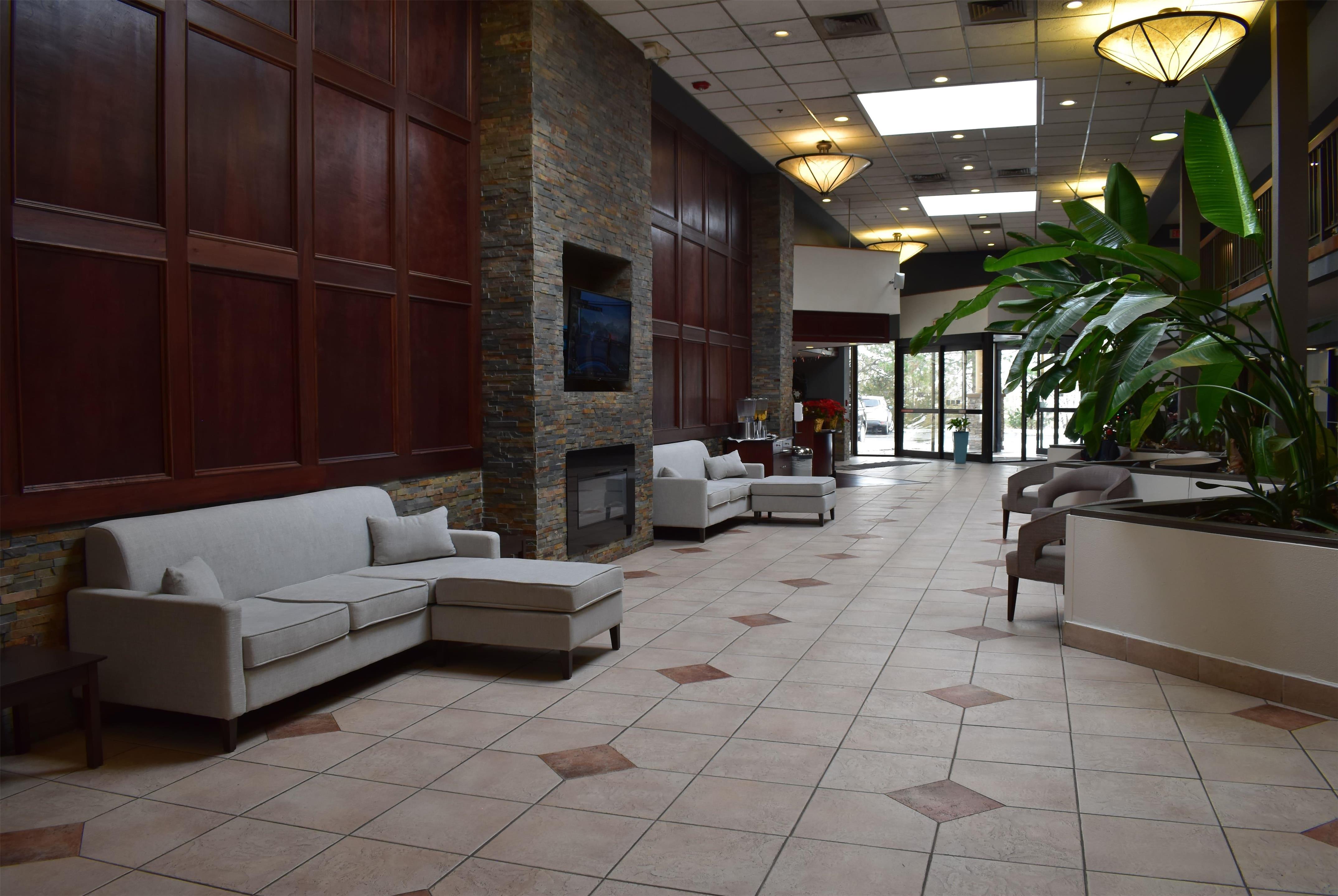 Lobby | Wyndham Garden Ann Arbor