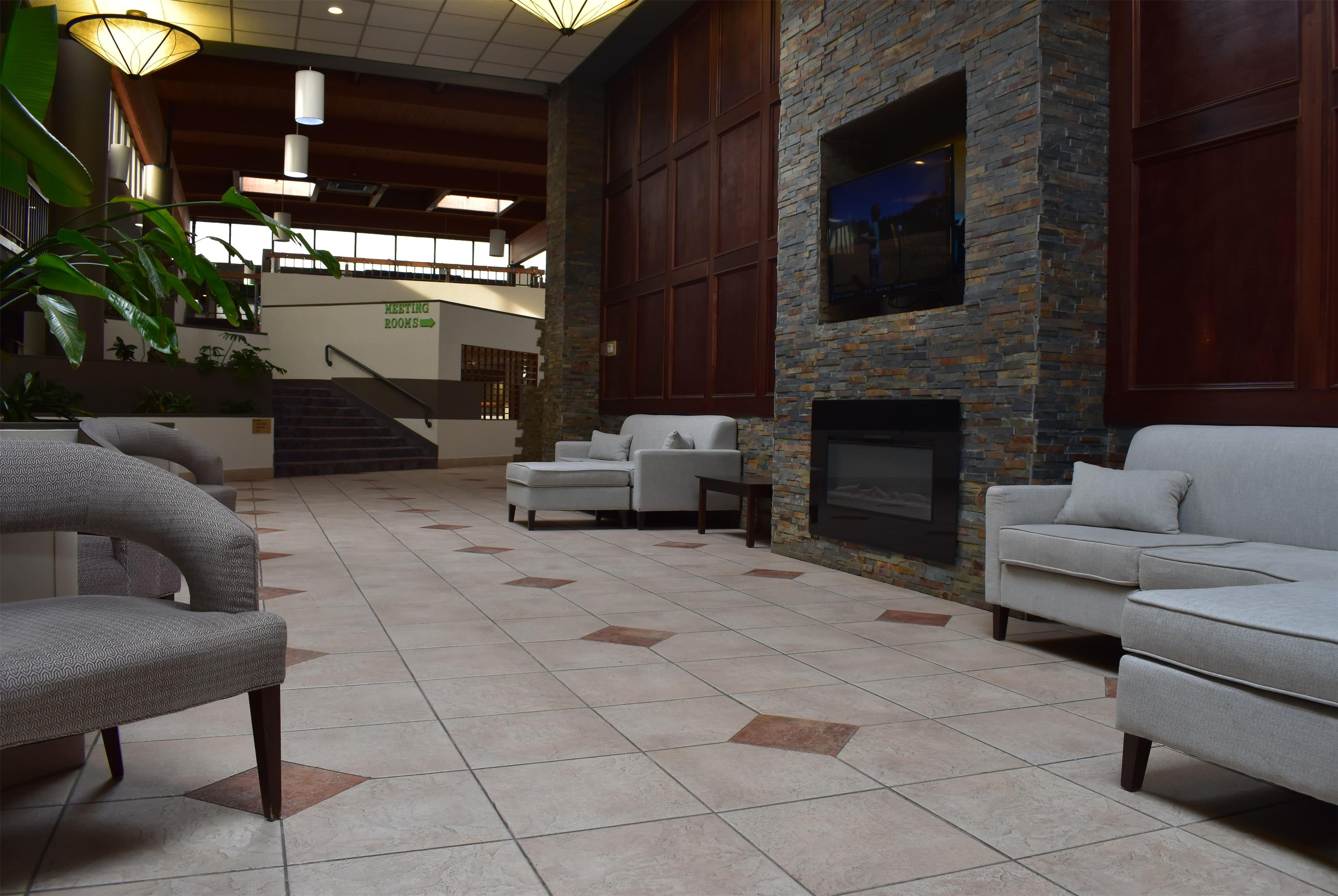 Lobby | Wyndham Garden Ann Arbor