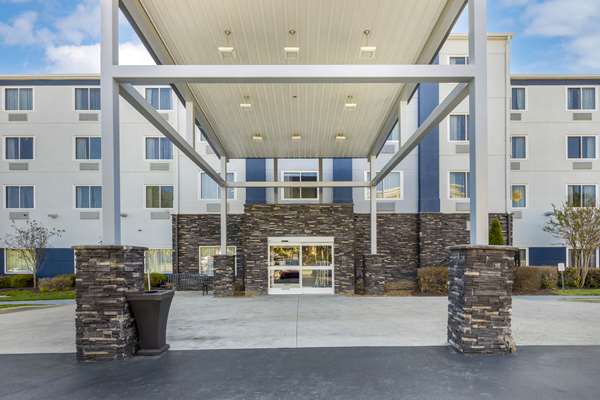 Exterior view - Best Western Plus Hotel Airport Nashville - I-40, Exit 216
