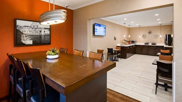 Amenities - Best Western Muscatine Pearl City Hotel