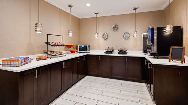 Amenities - Best Western Muscatine Pearl City Hotel