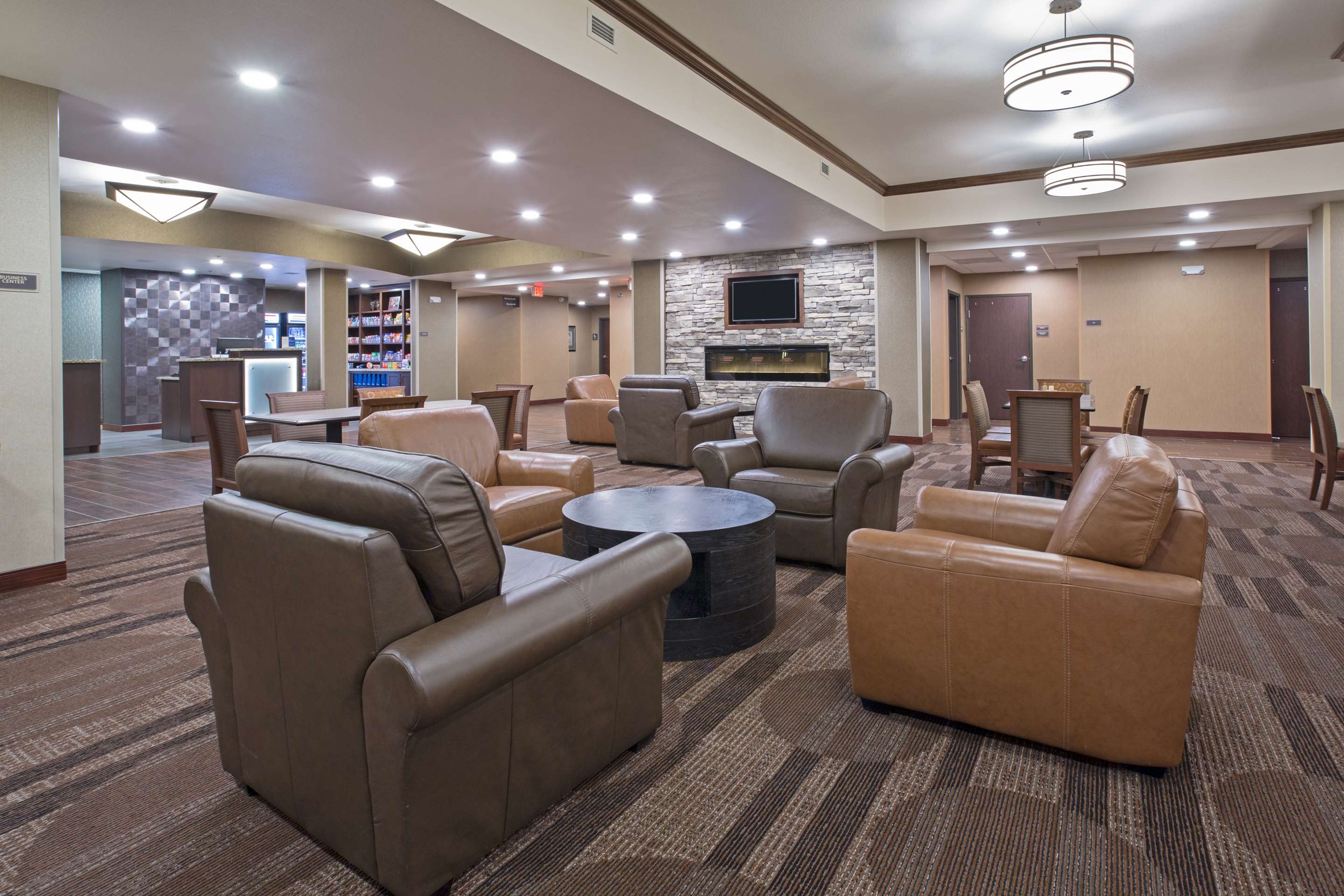 Lobby | Best Western Plus Lincoln Inn & Suites
