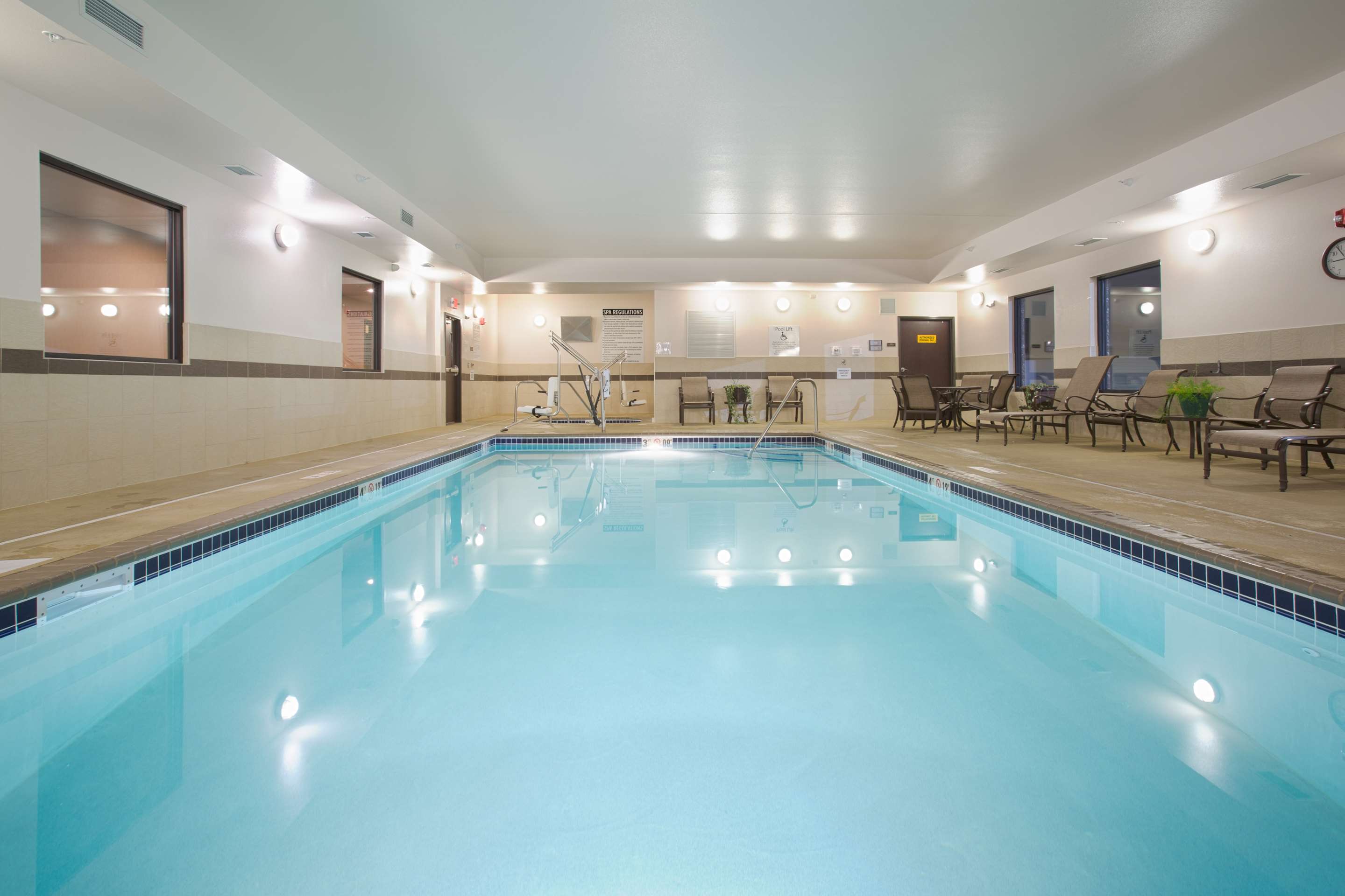Pool | Best Western Plus Lincoln Inn & Suites