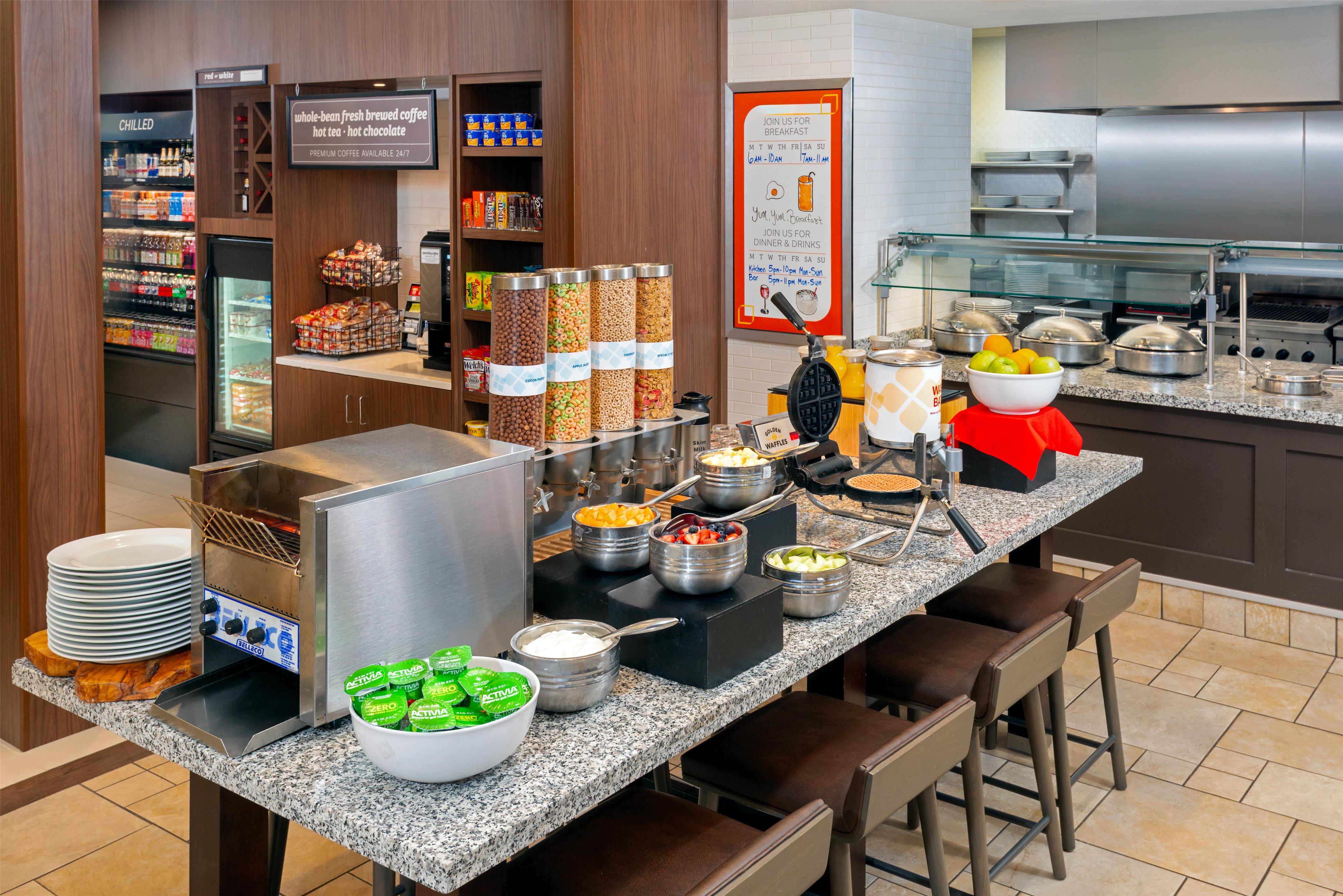 Breakfast Area | Hilton Garden Inn Wayne