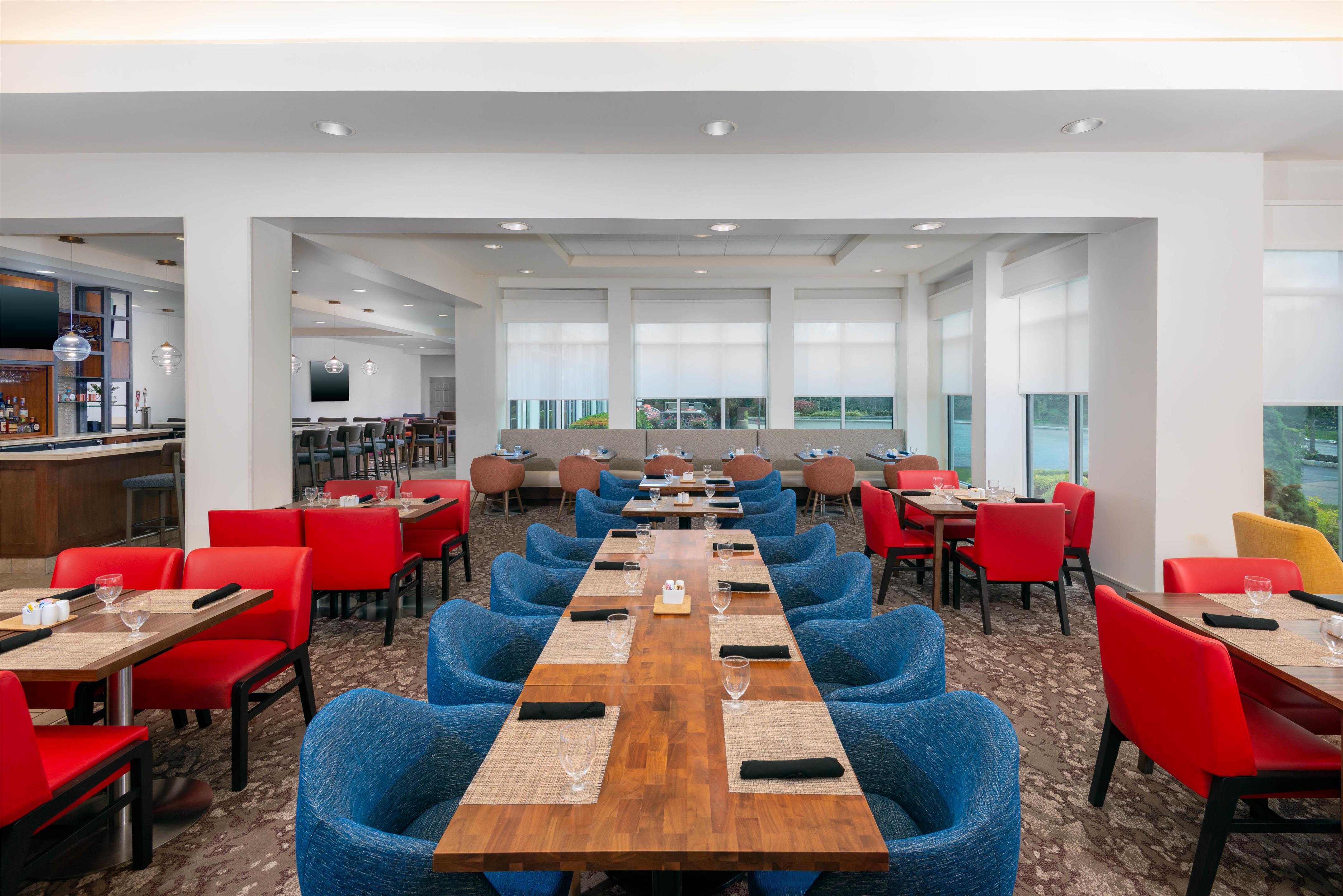 Restaurant | Hilton Garden Inn Wayne