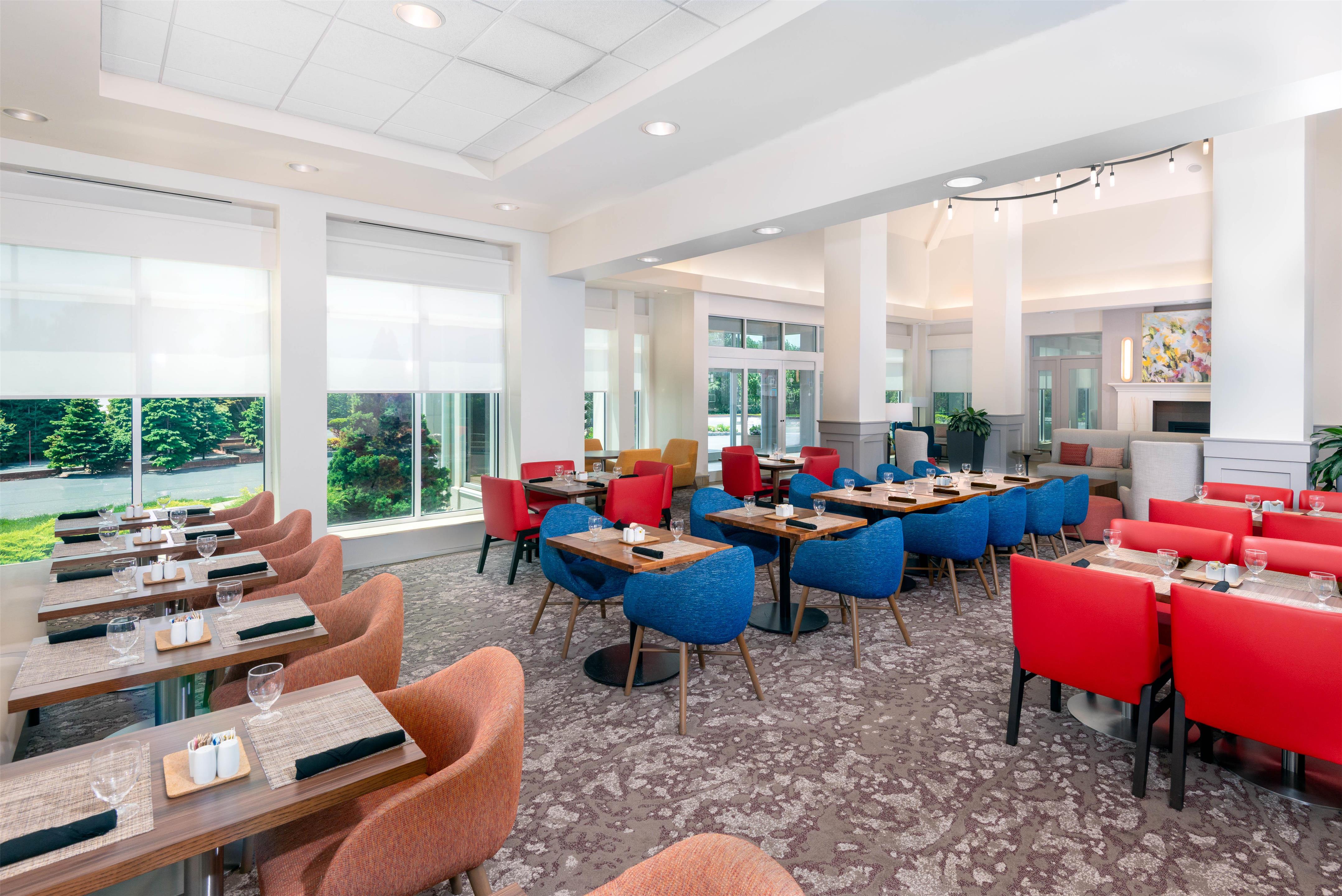 Restaurant | Hilton Garden Inn Wayne