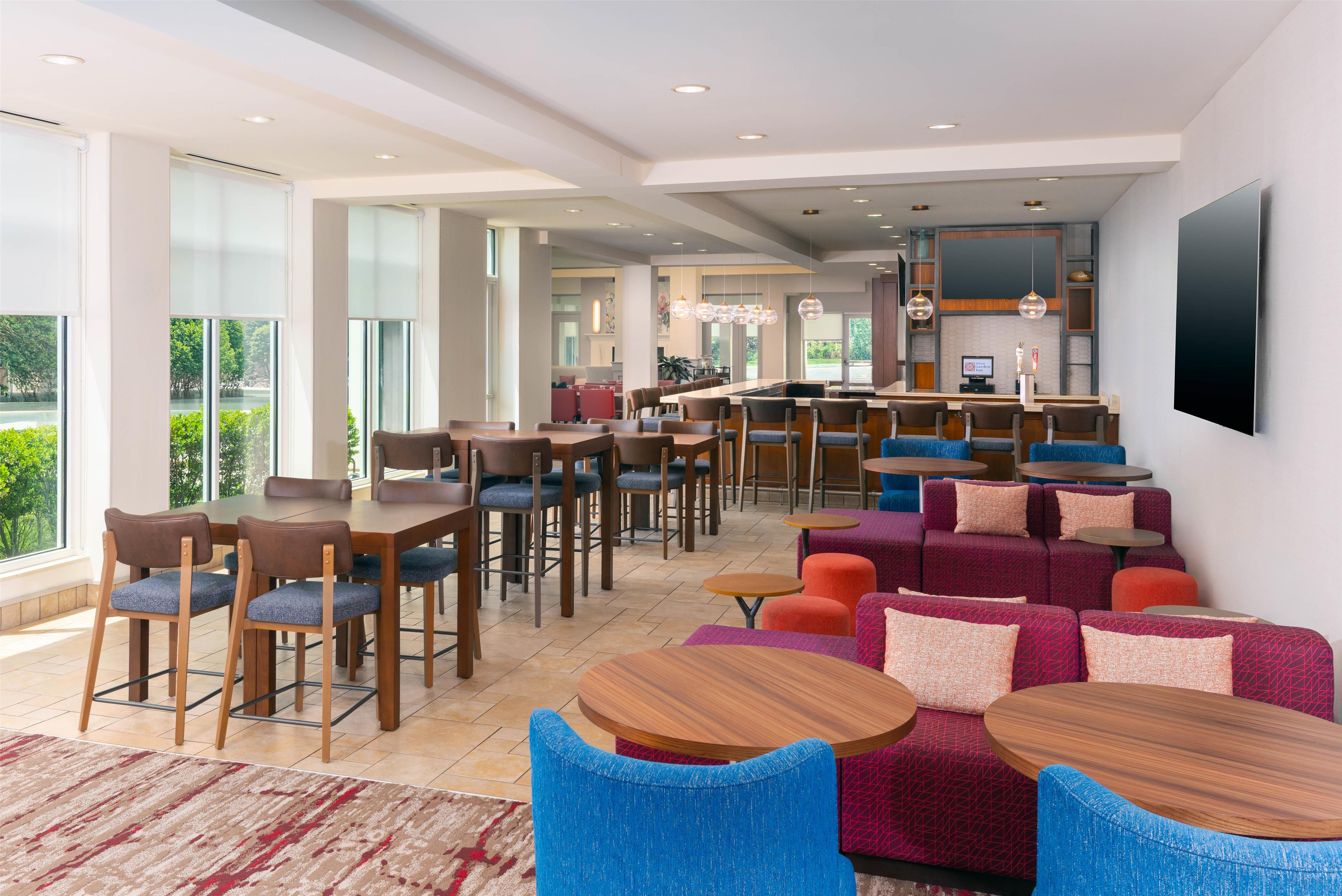 BarLounge | Hilton Garden Inn Wayne
