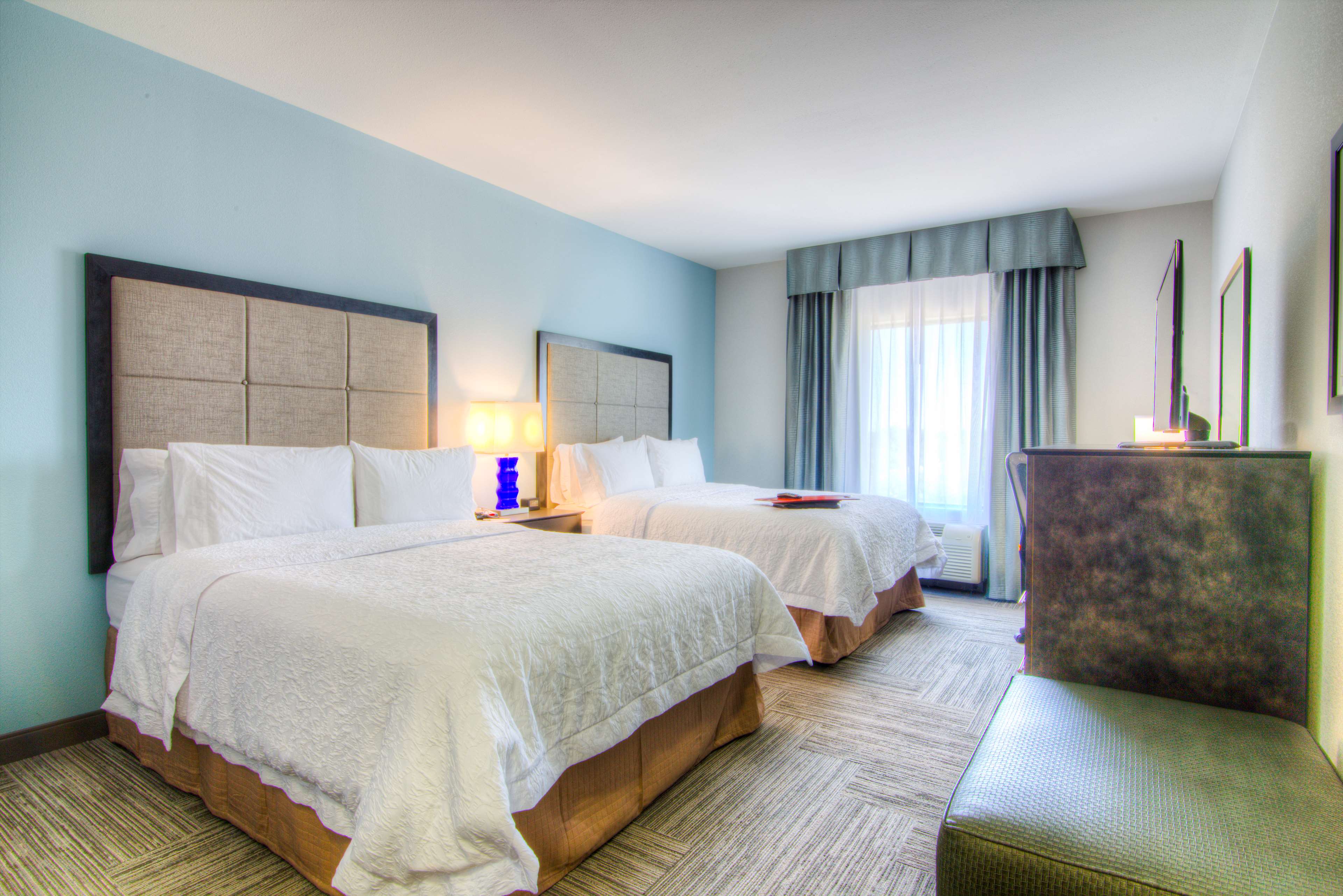 Hampton Inn by Hilton Houston I-10 East Room Type - 2QN MOB HEAR ACC RI-SHW NS