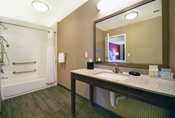  - Hampton Inn & Suites Franklin