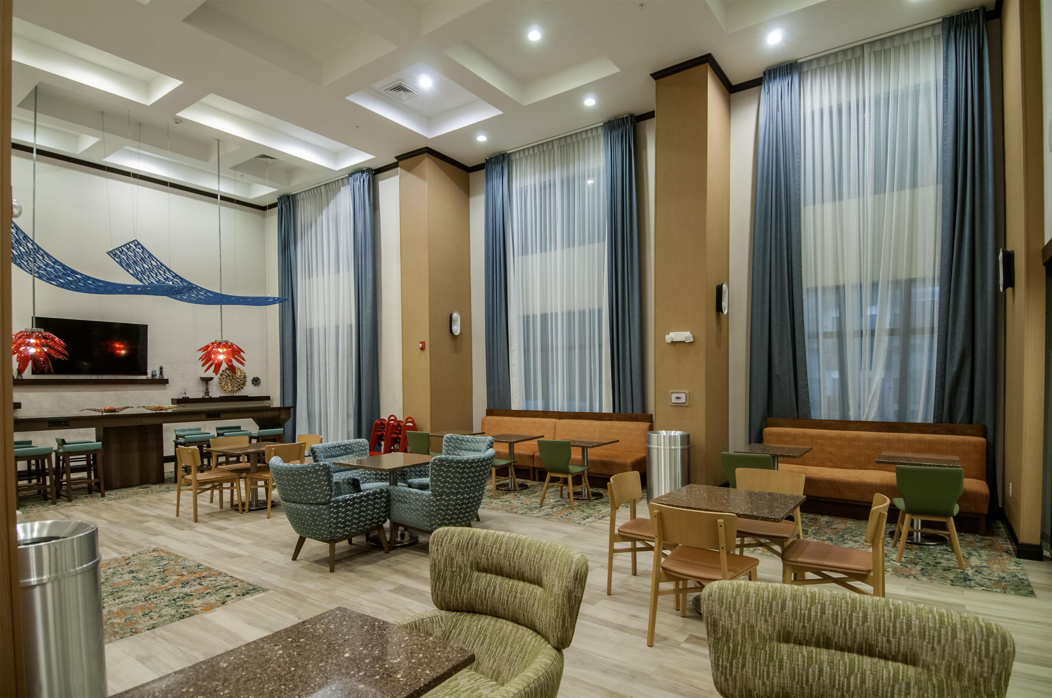 Lobby | Hampton Inn & Suites Monroe
