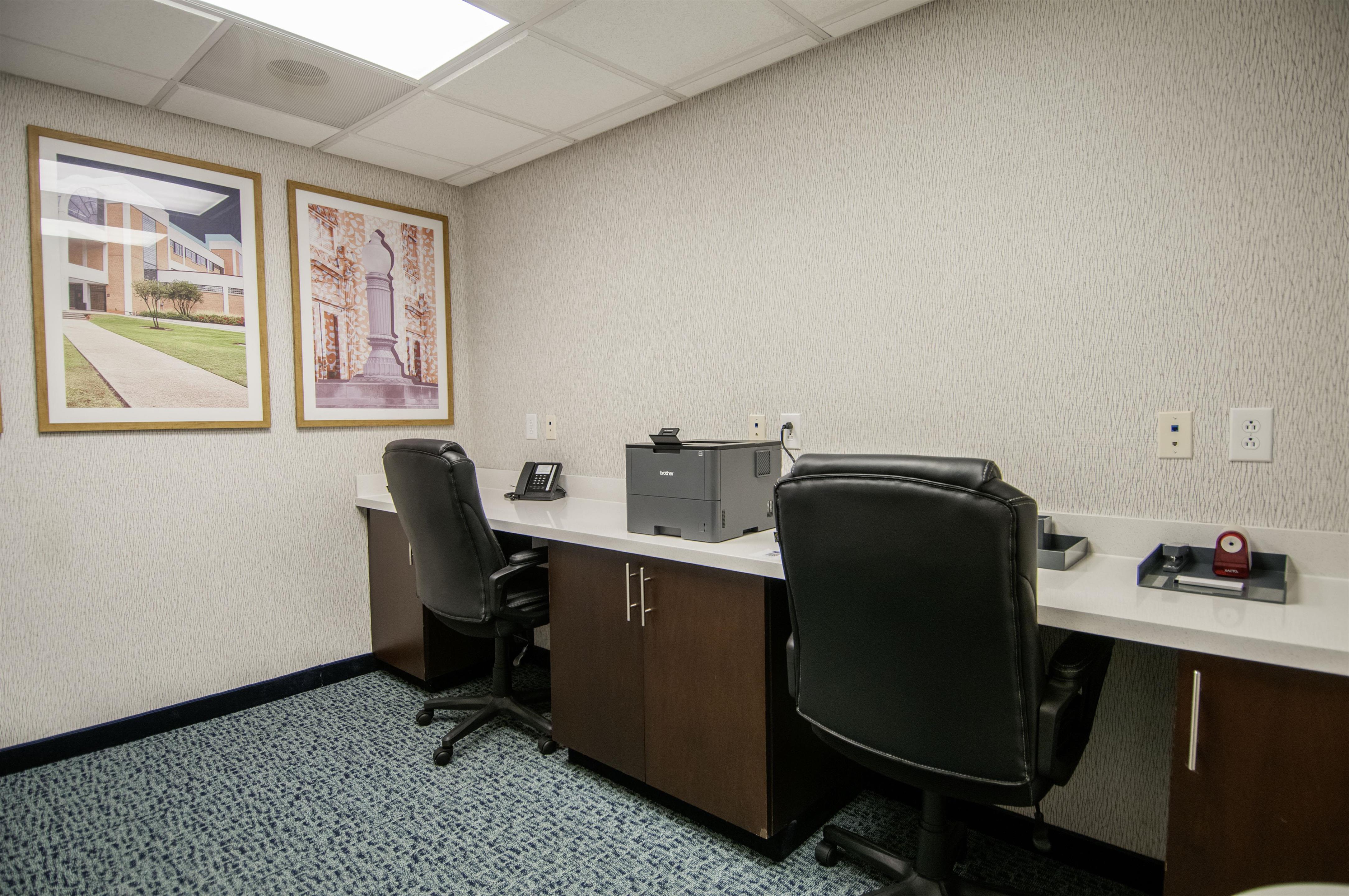 Business Center | Hampton Inn & Suites Monroe