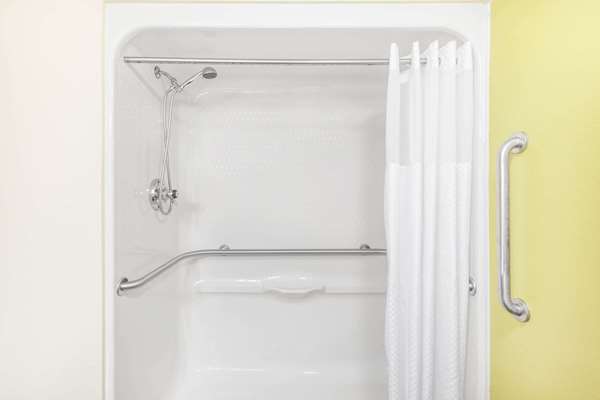  - Baymont Inn & Suites Newark - I-95, Exit 1B