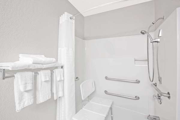  - Baymont Inn & Suites Ames - I-35, Exit 111