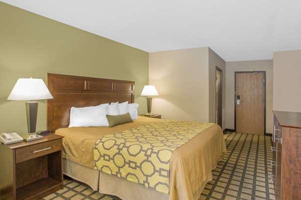  - Baymont Inn & Suites Ames - I-35, Exit 111