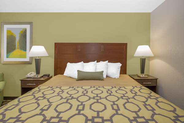  - Baymont Inn & Suites Ames - I-35, Exit 111