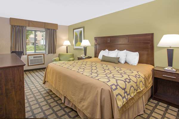  - Baymont Inn & Suites Ames - I-35, Exit 111