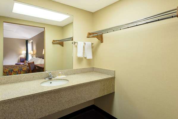  - Knights Inn Elizabethtown