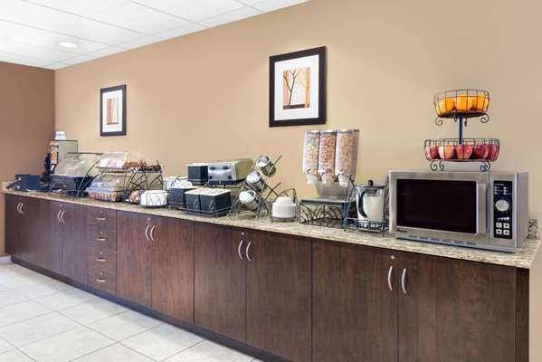  - Microtel Inn & Suites by Wyndham Midland - I-20, Exit 136