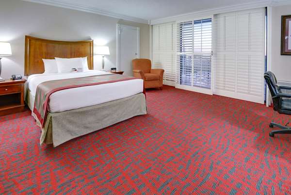  - Ramada Hotel Metairie - I-10, Exit 228