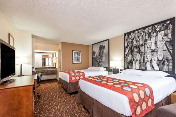  - Super 8 Motel Clovis