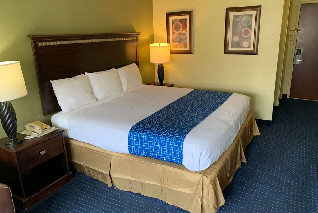 Travelodge by Wyndham Odessa - Tap to explore photos