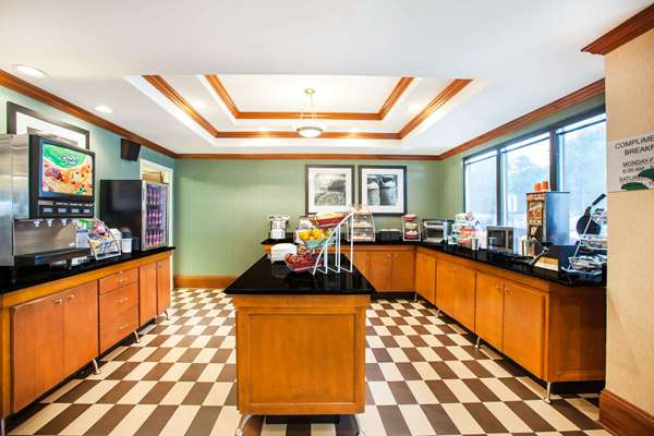  - Wingate by Wyndham Hotel North Little Rock