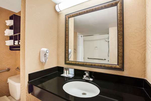  - Wingate by Wyndham Hotel North Little Rock