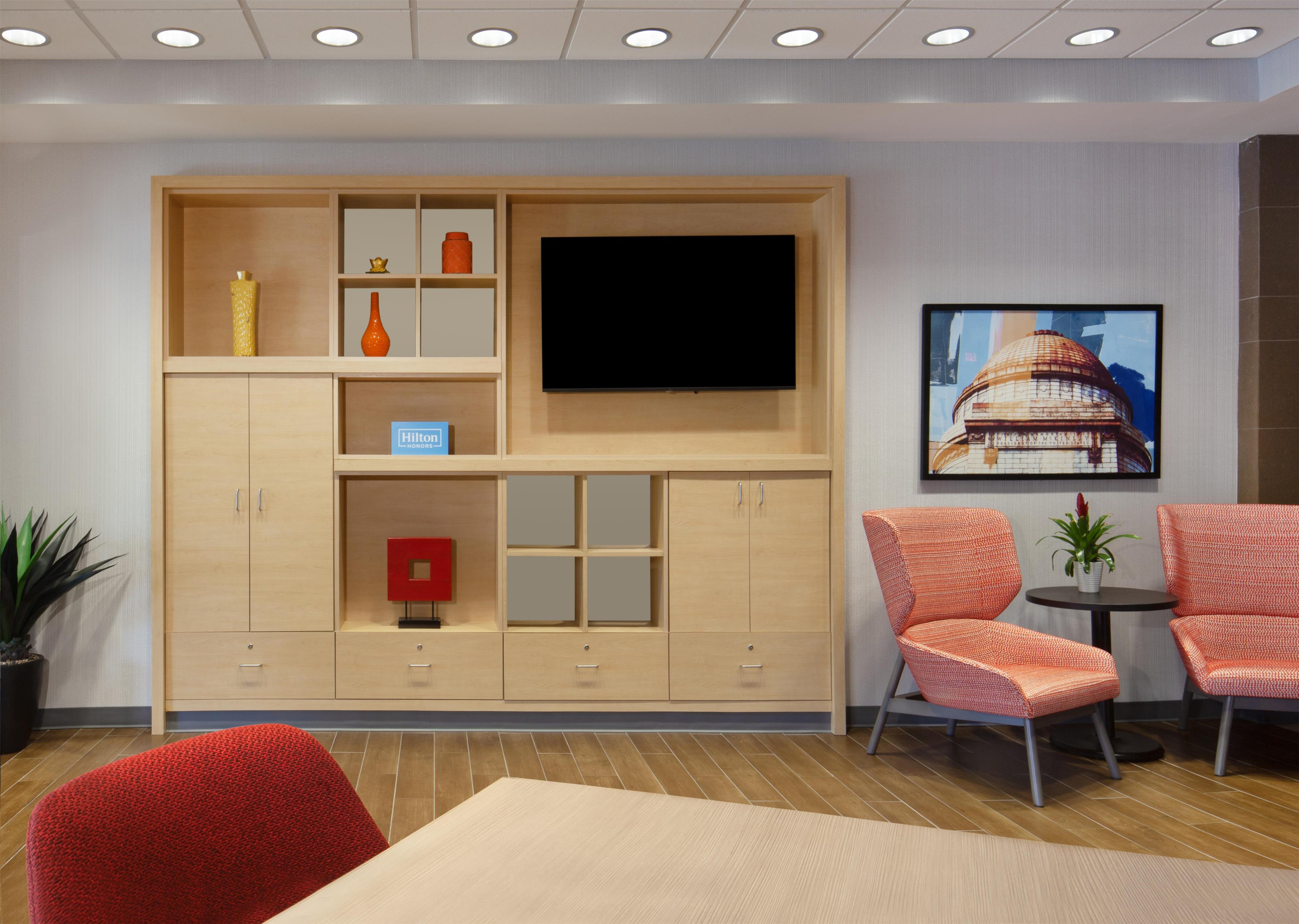 Lobby | Home2 Suites by Hilton Canton