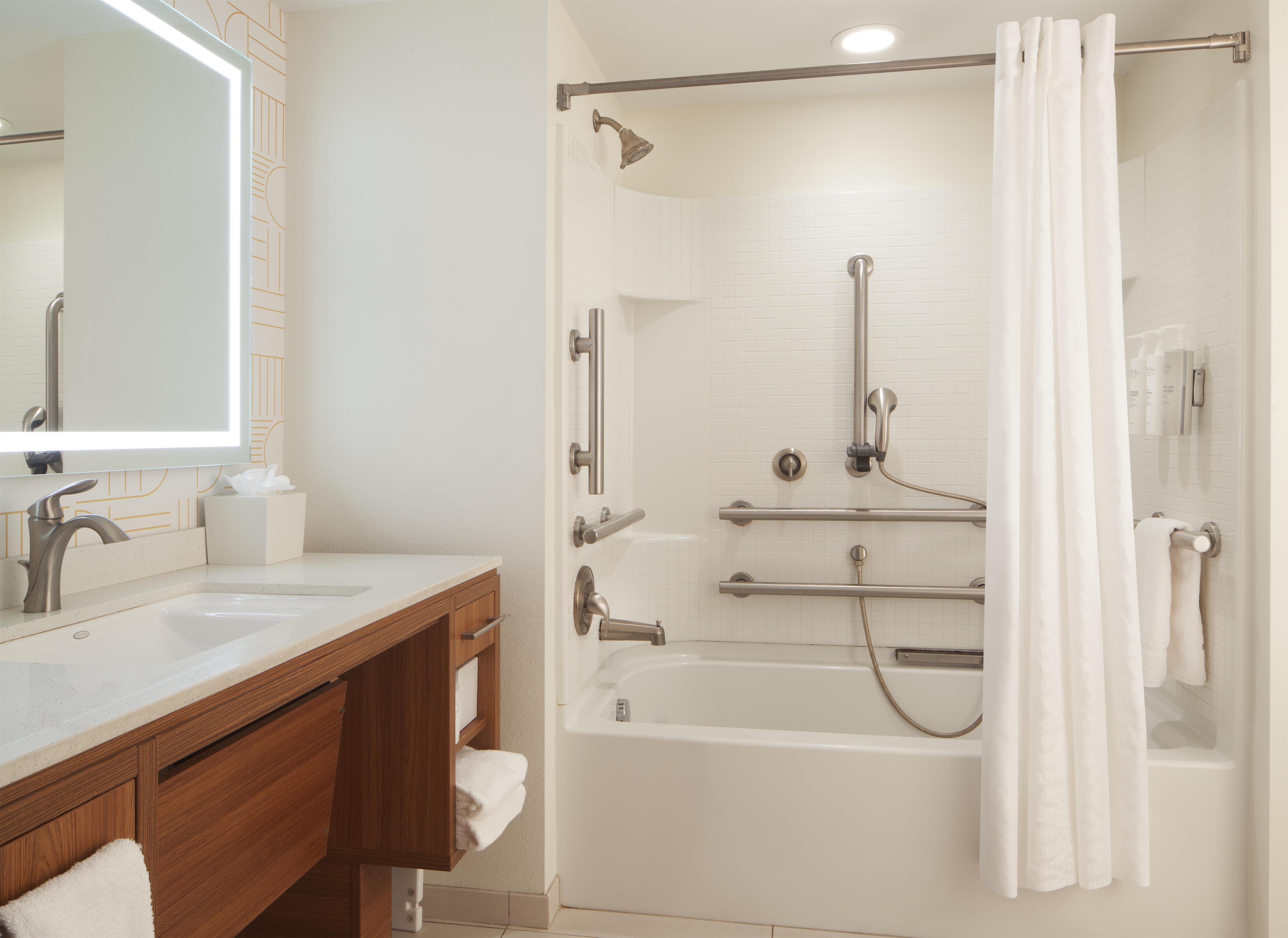 Home2 Suites by Hilton Canton Room Type - 1 KING ACC TUB SUITE