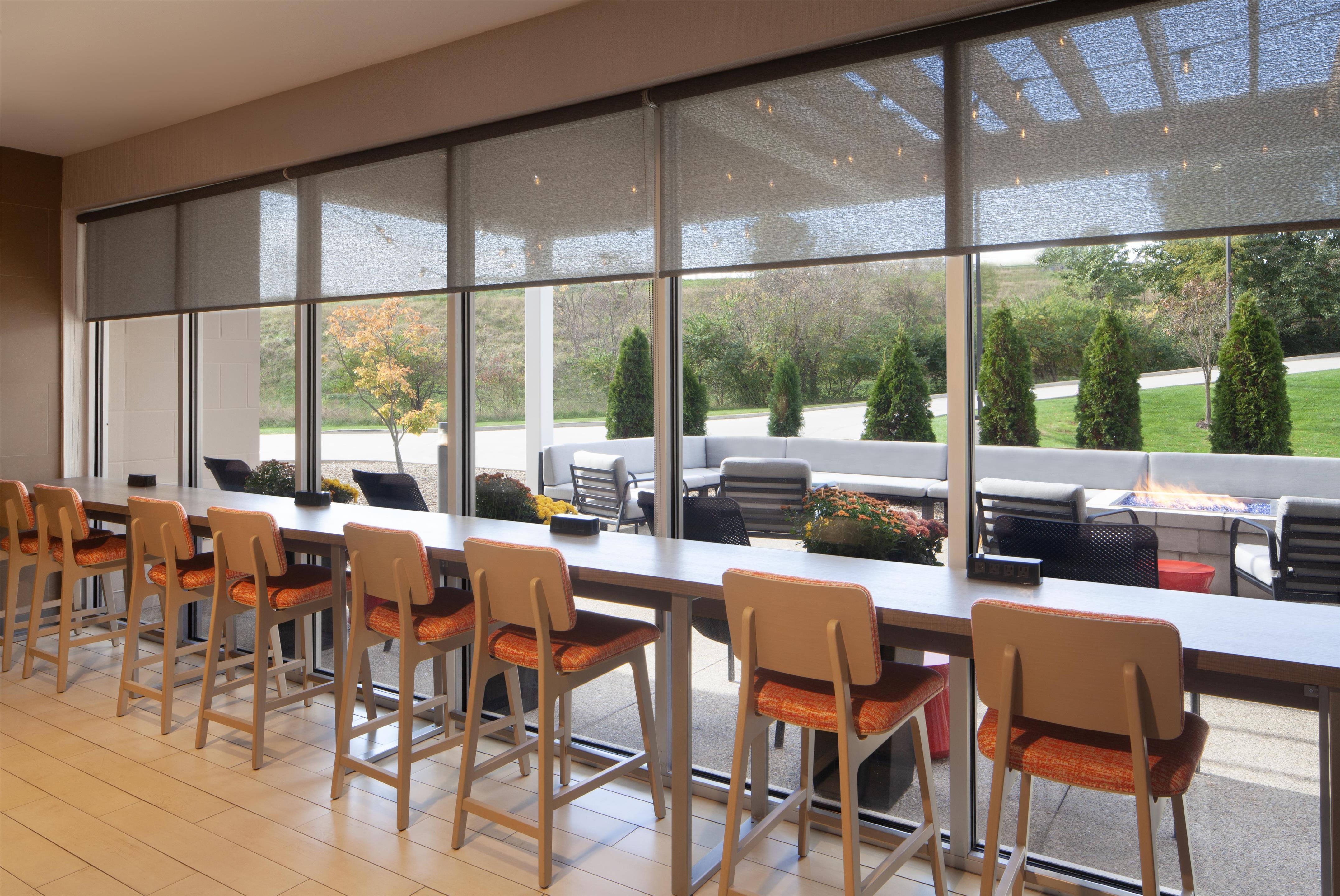Lobby | Home2 Suites by Hilton Canton