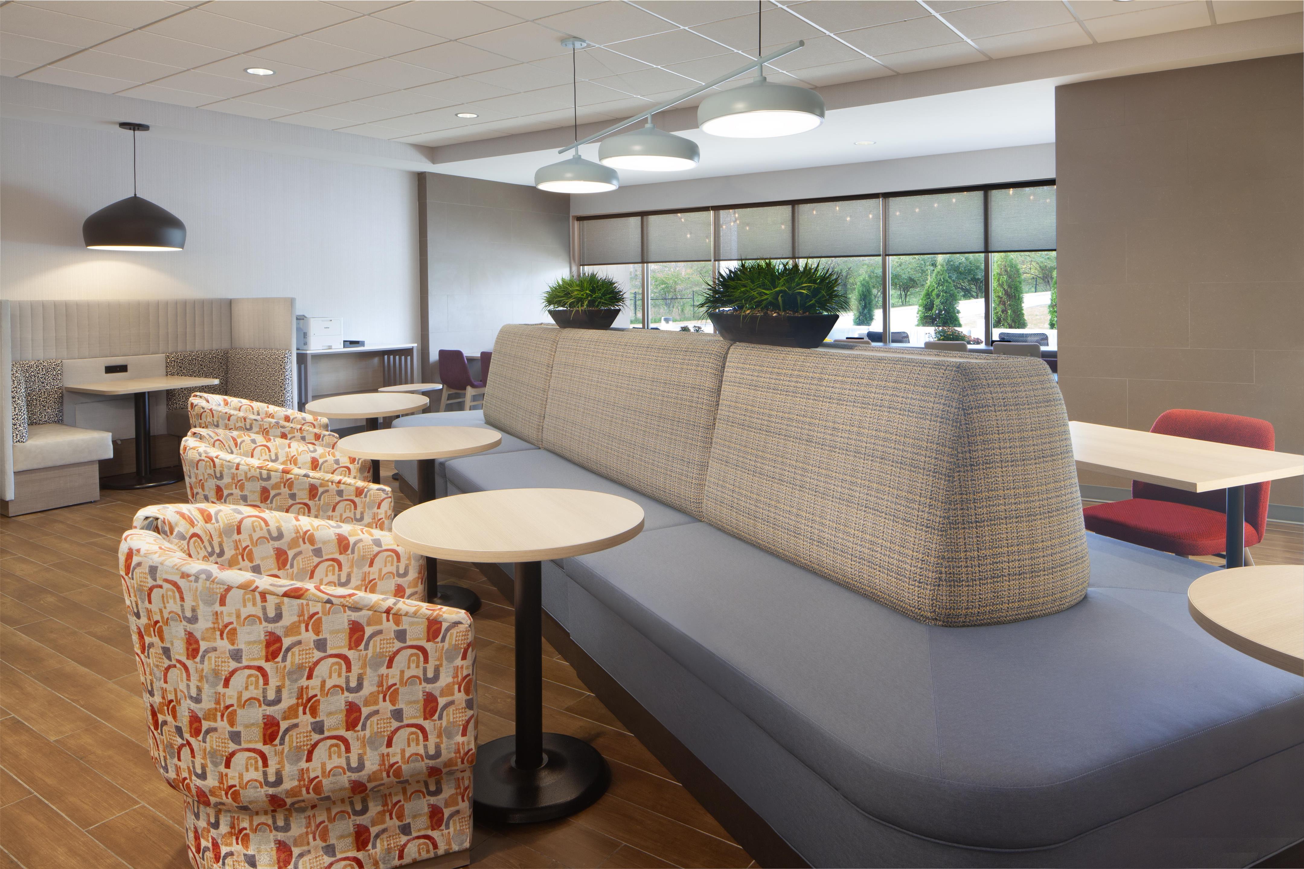 Lobby | Home2 Suites by Hilton Canton