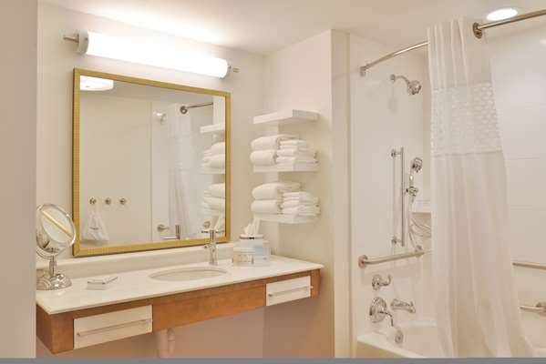  - Hampton Inn & Suites Chippewa Falls