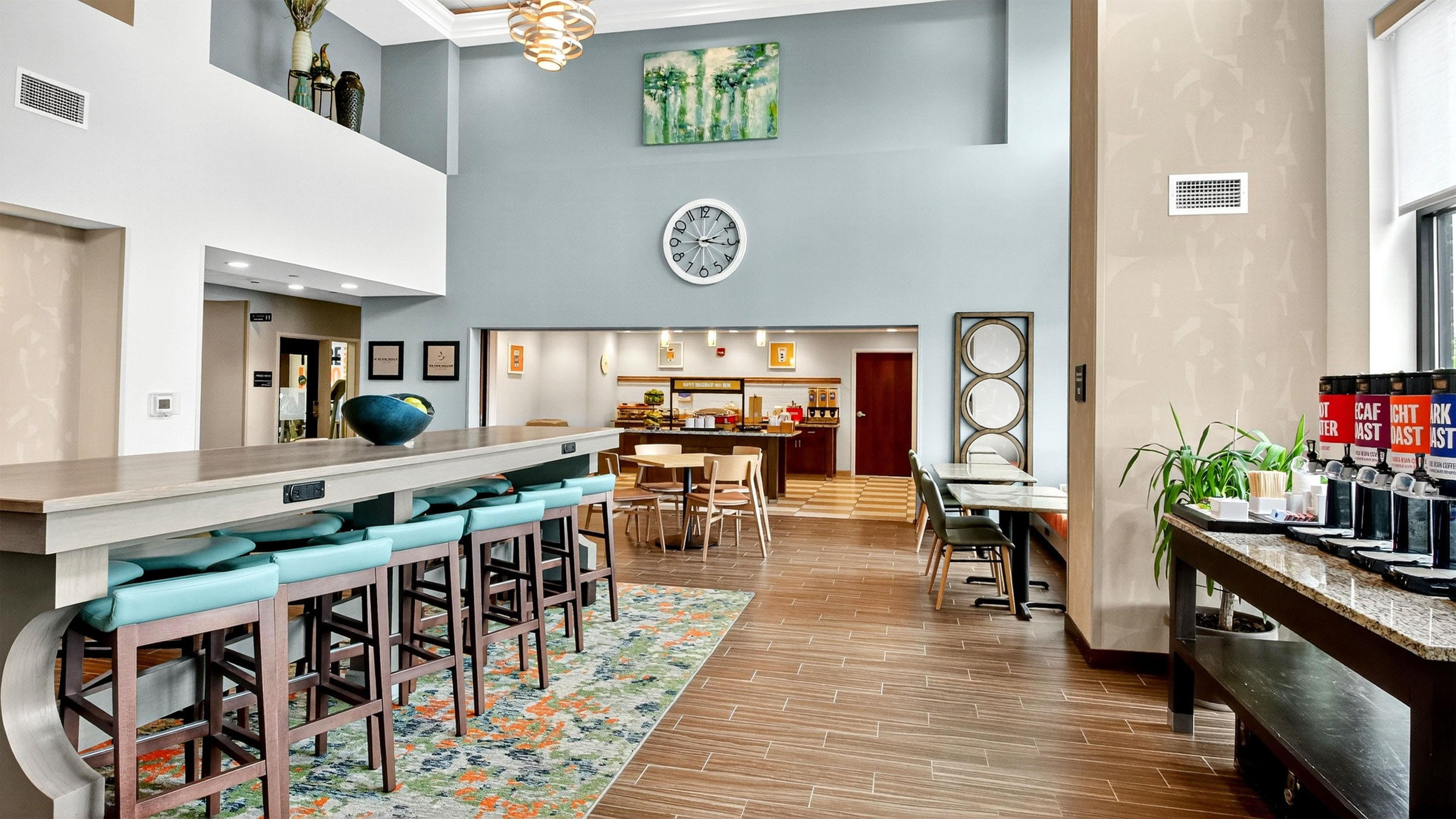 Lobby | Hampton Inn & Suites Chippewa Falls