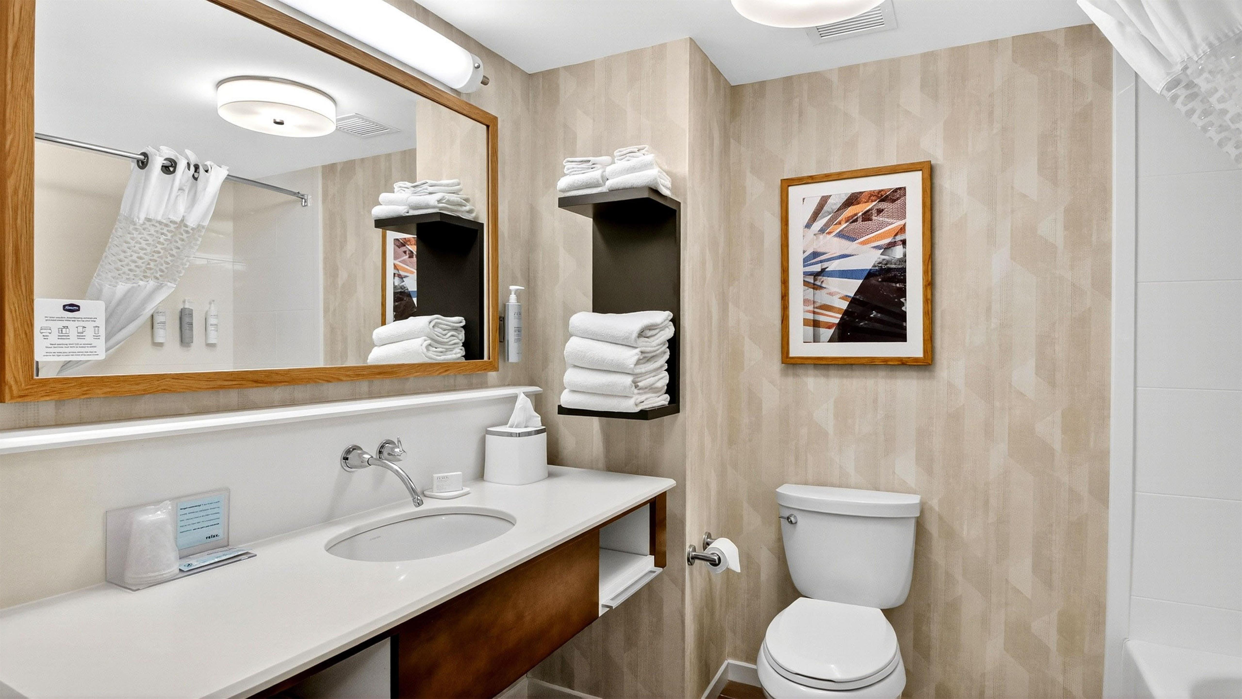 Guest room bath