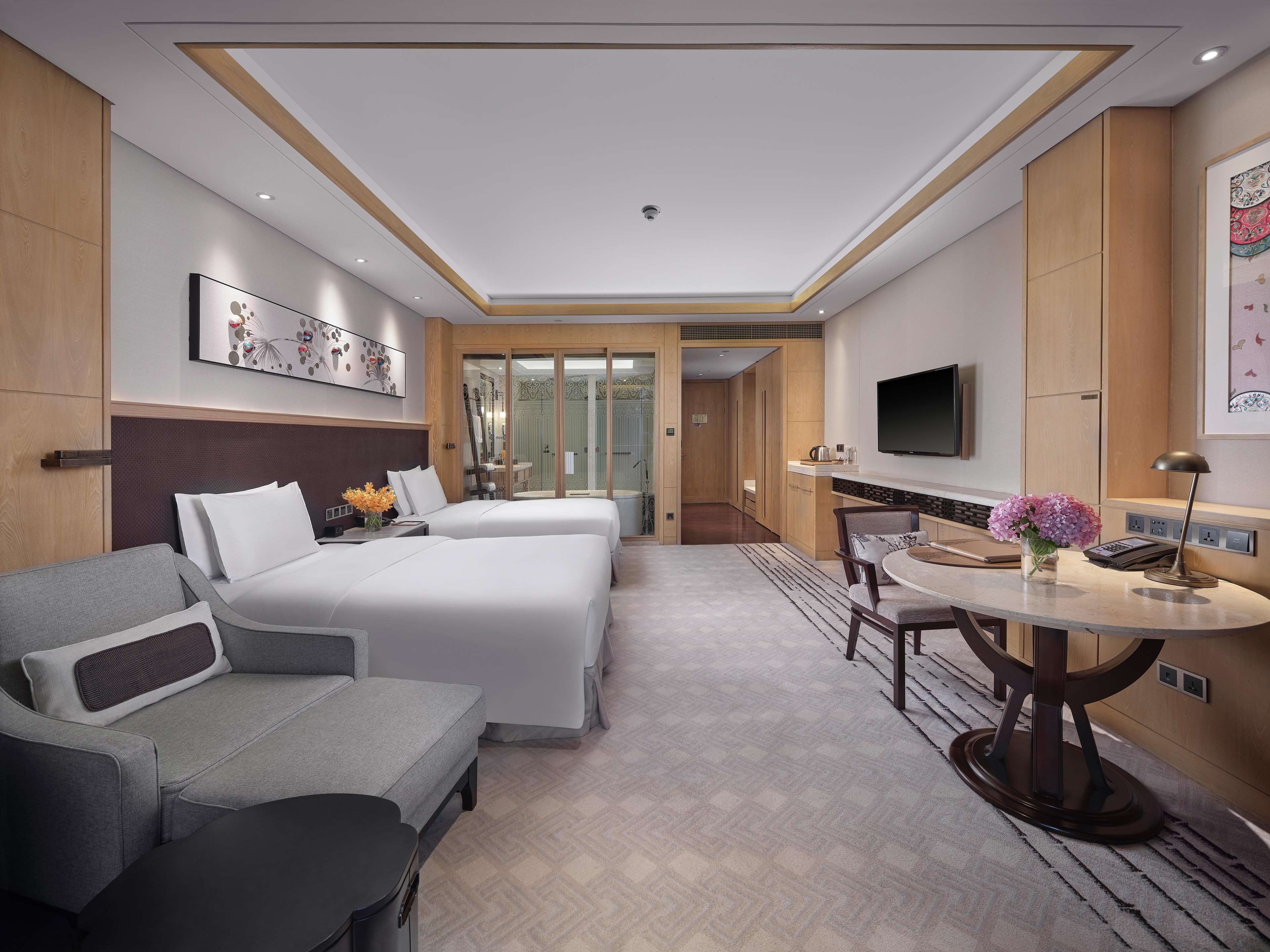 Hilton Dali Resort & Spa Room Type - TWIN EXECUTIVE RM-LAKE VW